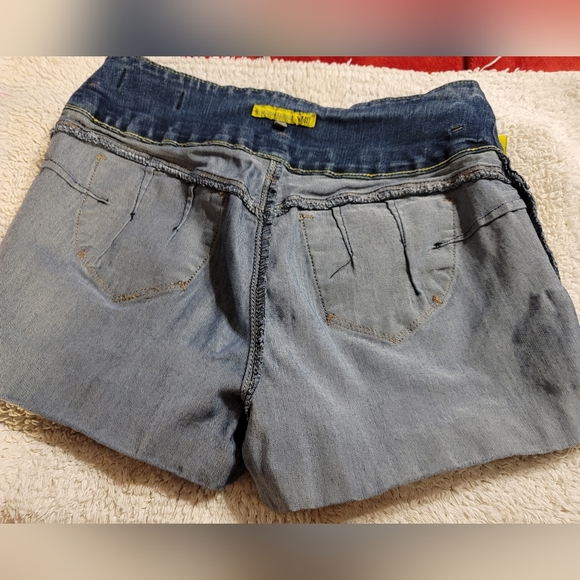 BUTT LIFTING YMI High Waisted Denim Shorts Super Sexy - Picture 9 of 10